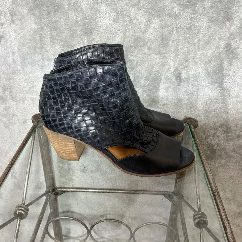 Patricia Nash Rosetta Peep Toe Bootie 9 Black Leather